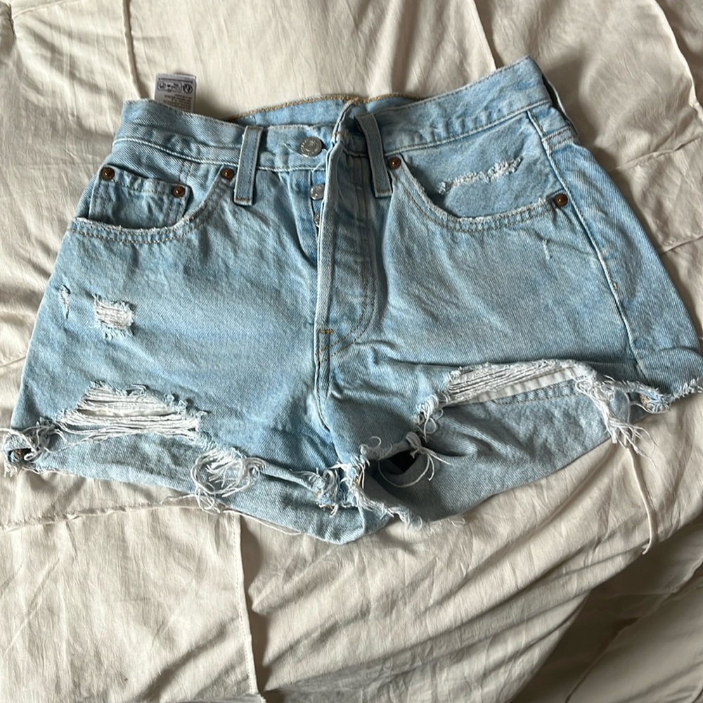 LEVI JEAN SHORTS